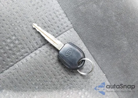 2004 Kia Sorento Ex/Lx from USA, damaged, VIN KNDJC733X45329971